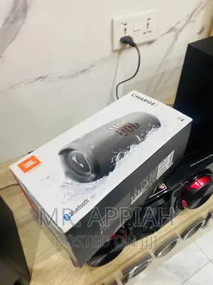 Well Deigned Charge 5 Bluetooth Speaker(Black).