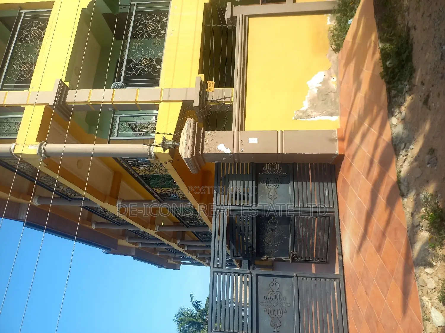 1bdrm Duplex in De-Icons Real Estate, Awutu Senya East Municipal