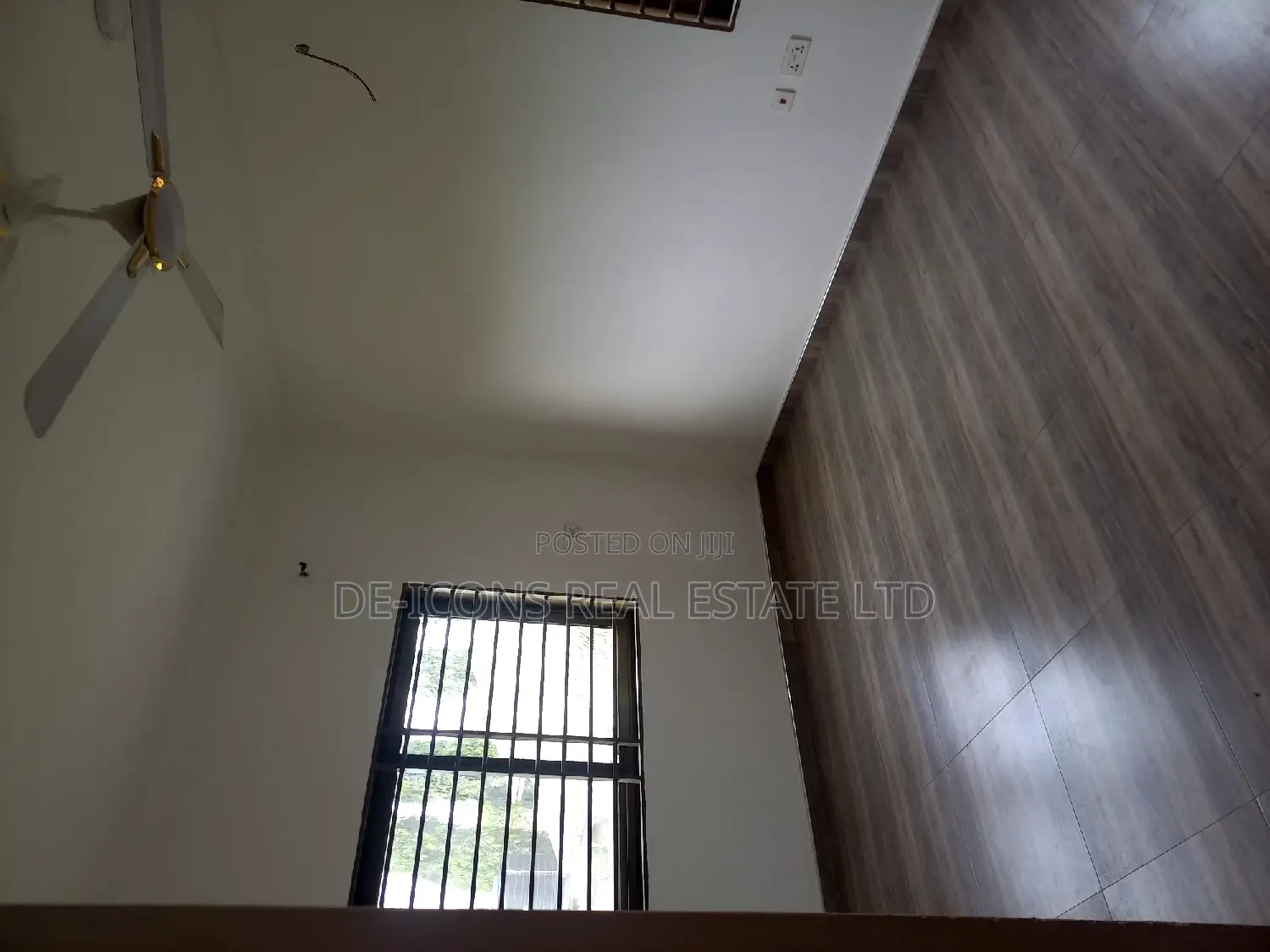 2bdrm Duplex in De-Icons Real Estate, Awutu Senya East Municipal