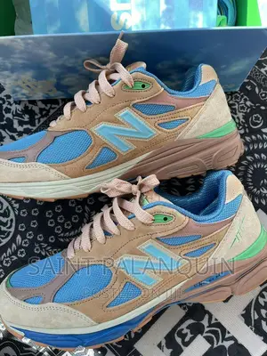 New Balance Sneaker