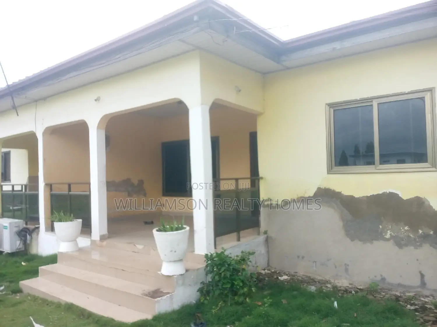 3bdrm Apartment in Hfc Estate Area, Spintex for rent