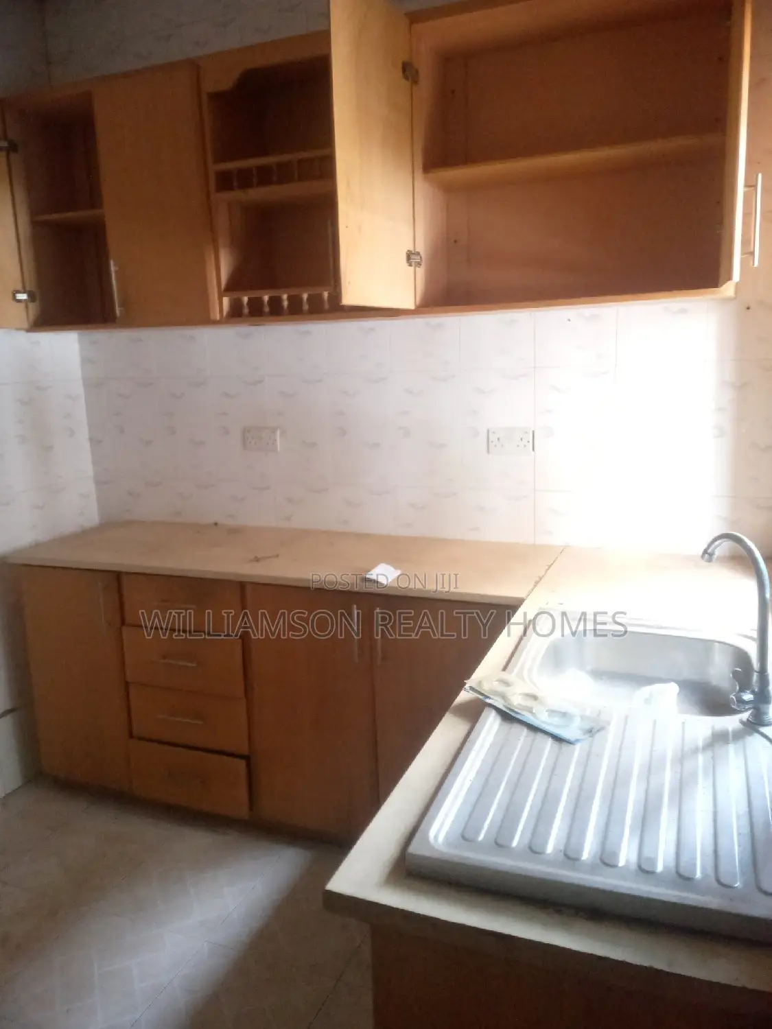 3bdrm Apartment in Hfc Estate Area, Spintex for rent