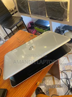 New Laptop HP Pavilion 15 8GB AMD A8 HDD+SSD 500GB
