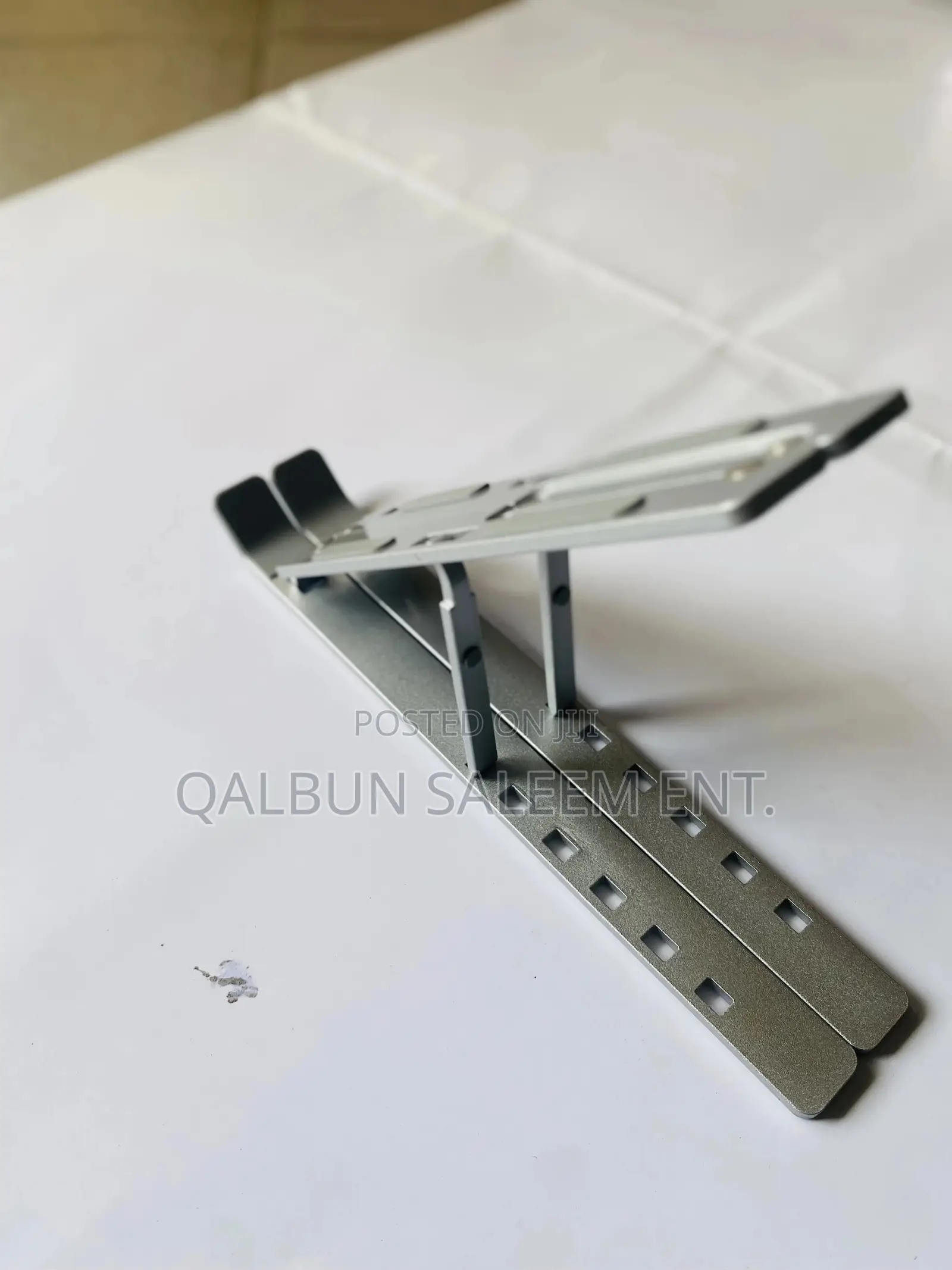 Foldable and Adjustable Laptop Stand