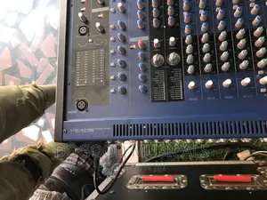 YAMAHA MG24/14fx 24channel MIXER