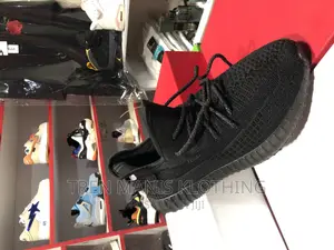 Yeezy Bost 350 Black