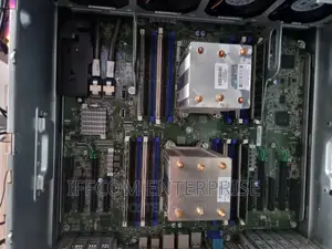 Server HP ProLiant ML 64GB Intel Xeon HDD 2T
