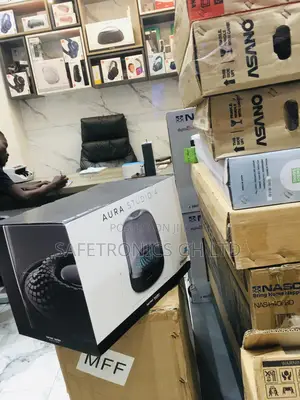 Wireless Bluetooth Aura Studio 4 Harman Kardon Black Speaker