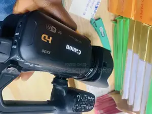 Original Canon Xa20 Full HD Professional Camcorder.