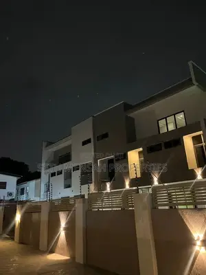 4bdrm Townhouse / Terrace in Skm, Cantonments for rent