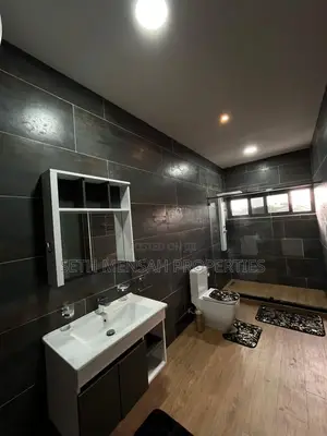 4bdrm Townhouse / Terrace in Skm, Cantonments for rent