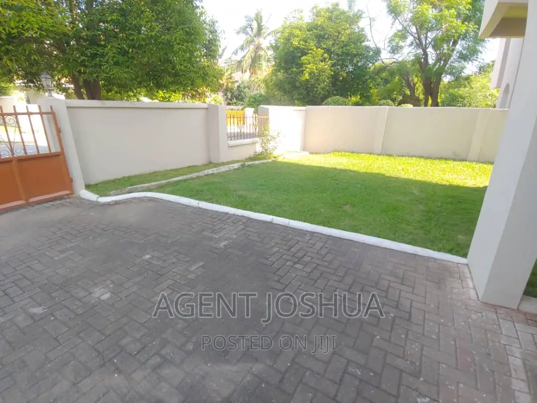4bdrm House in Regimanuel Estate, Spintex for rent