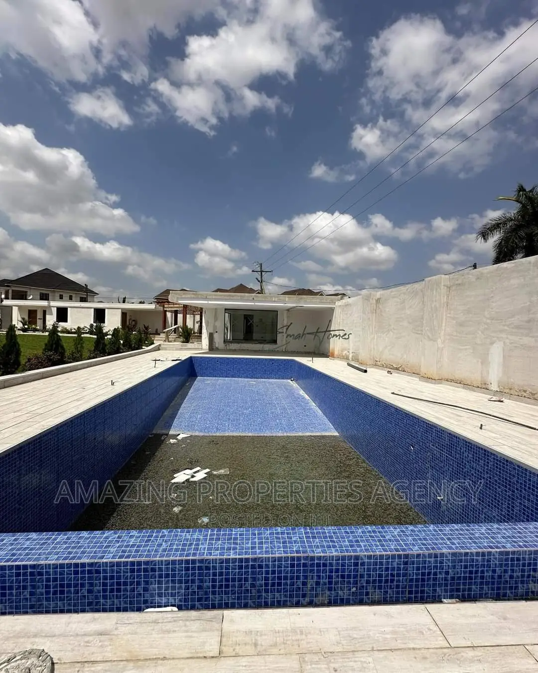 7bdrm House in 7 Bedroom Swim Pool  for sale
