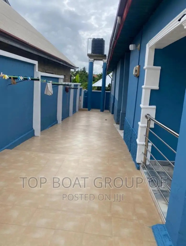 Furnished 5bdrm House in Top Boat Estate, Kumasi Metropolitan for sale