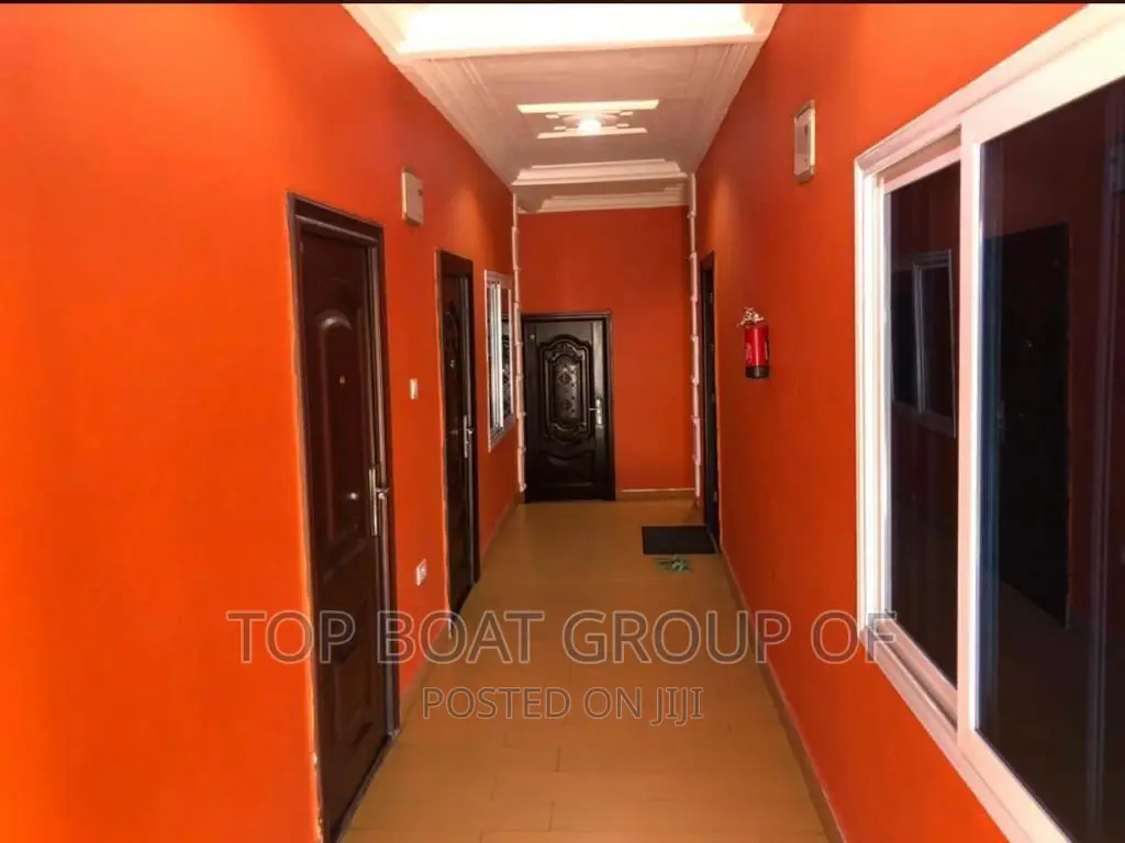 Furnished 5bdrm House in Top Boat Estate, Kumasi Metropolitan for sale