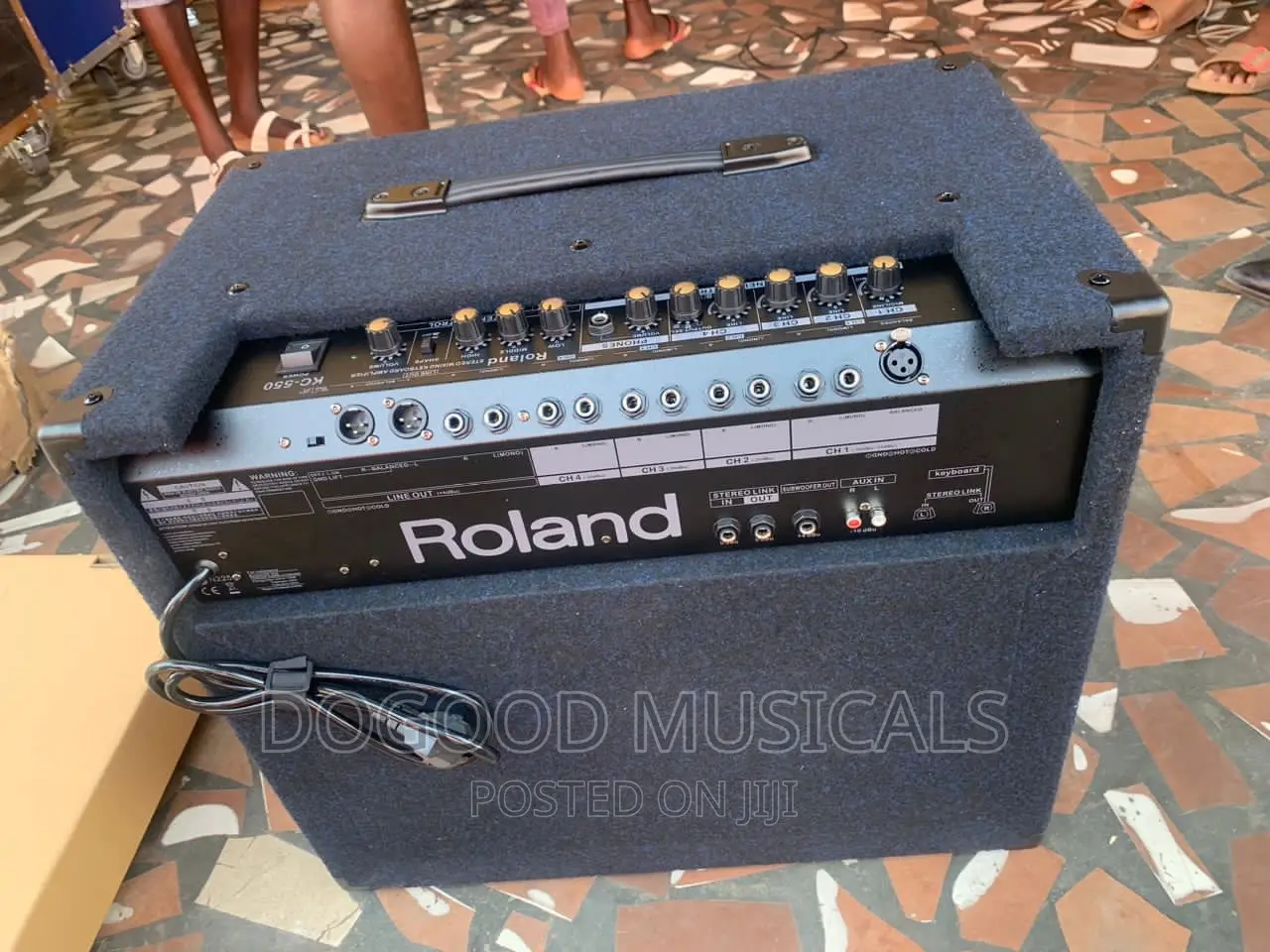 Roland Kc550 Keyboard Combo