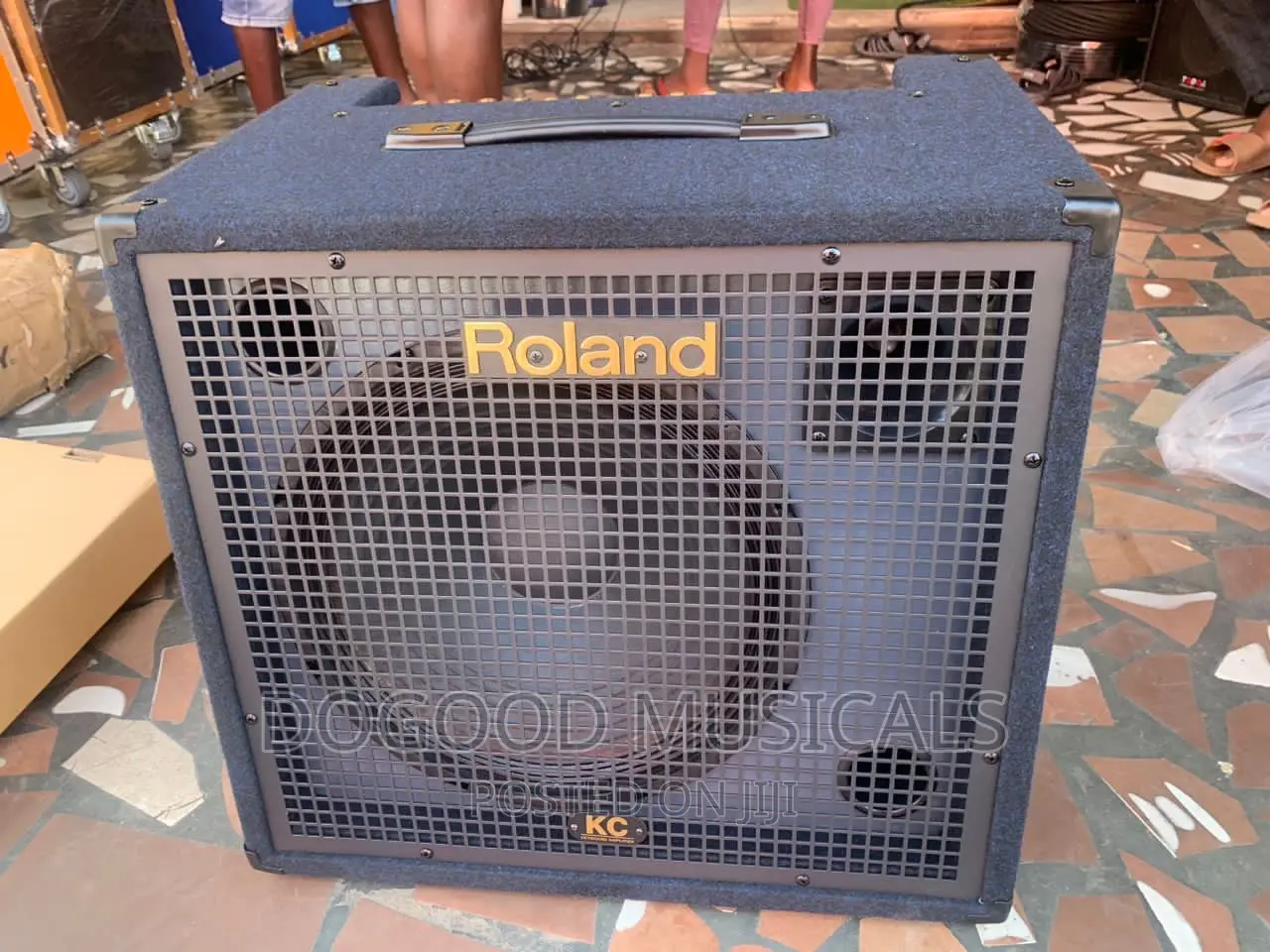 Roland Kc550 Keyboard Combo