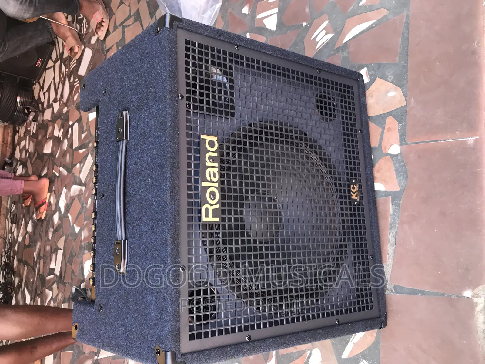 Roland Kc550 Keyboard Combo