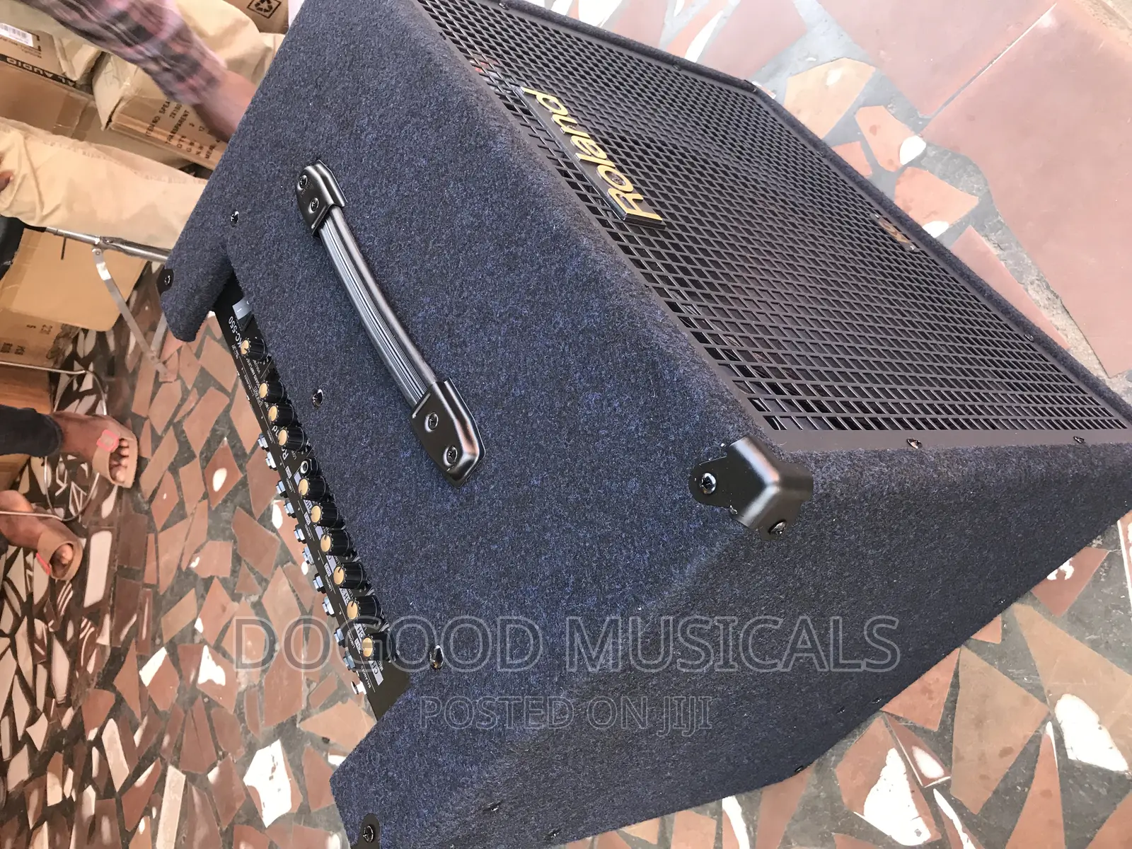 Roland Kc550 Keyboard Combo