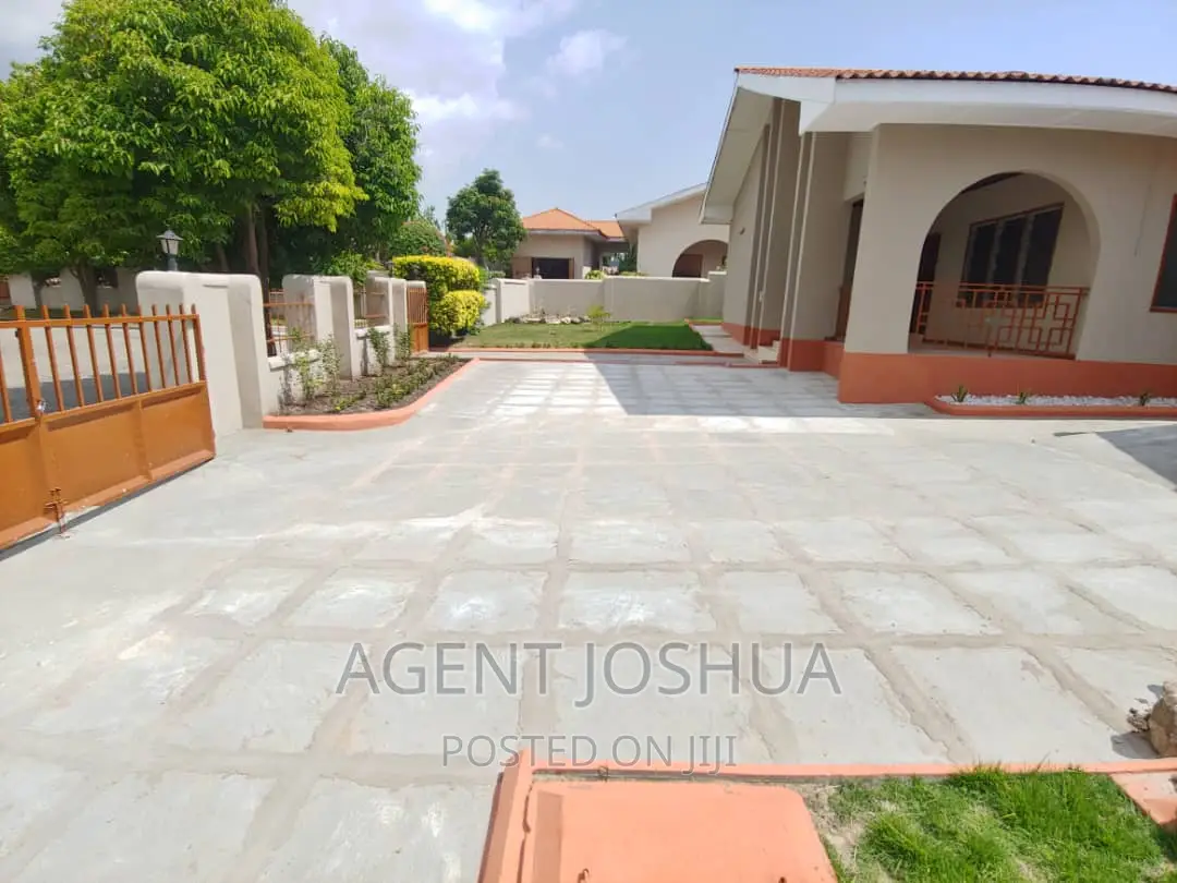 3bdrm House in Regimanuel Estate, Spintex for rent