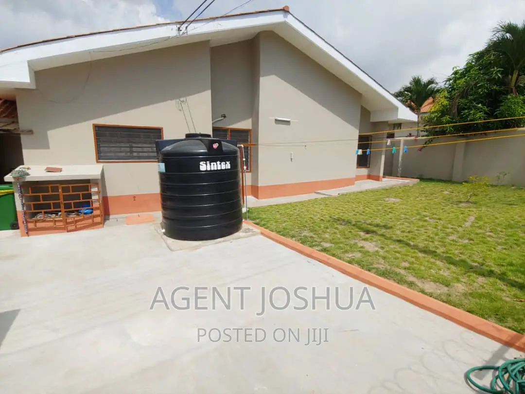 3bdrm House in Regimanuel Estate, Spintex for rent