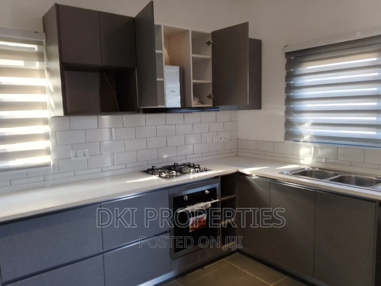 4bdrm House in Dki Properties, Oyarifa for sale