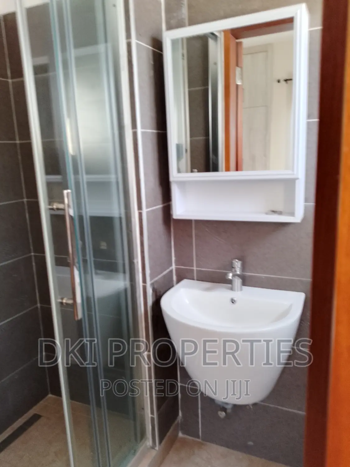 4bdrm House in Dki Properties, Oyarifa for sale