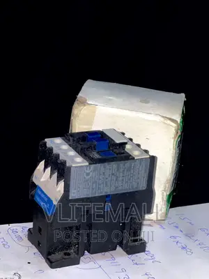 Schneider Telemecanique Contactor ( LC1-D0910-M7 )