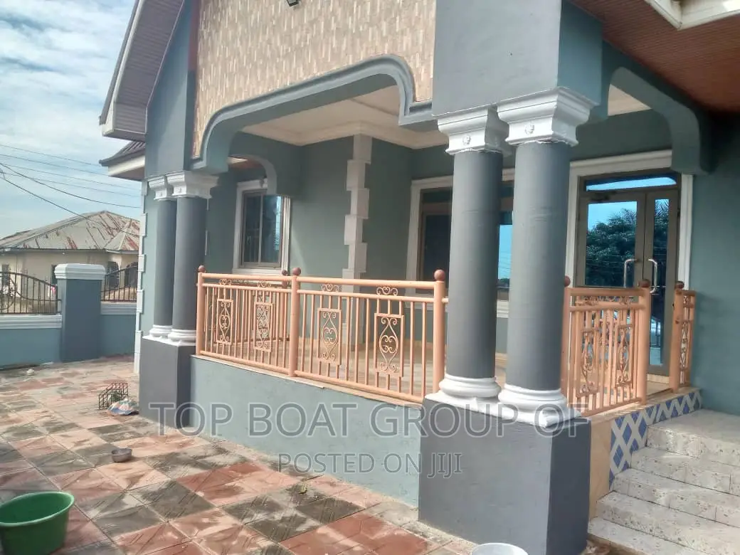 Furnished 4bdrm House in Top Boat Estate, Kumasi Metropolitan for sale