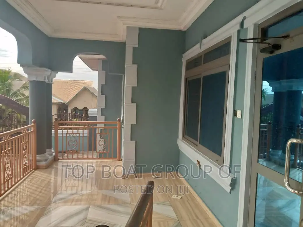 Furnished 4bdrm House in Top Boat Estate, Kumasi Metropolitan for sale
