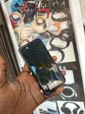 Apple iPhone SE (2020) 64 GB Black