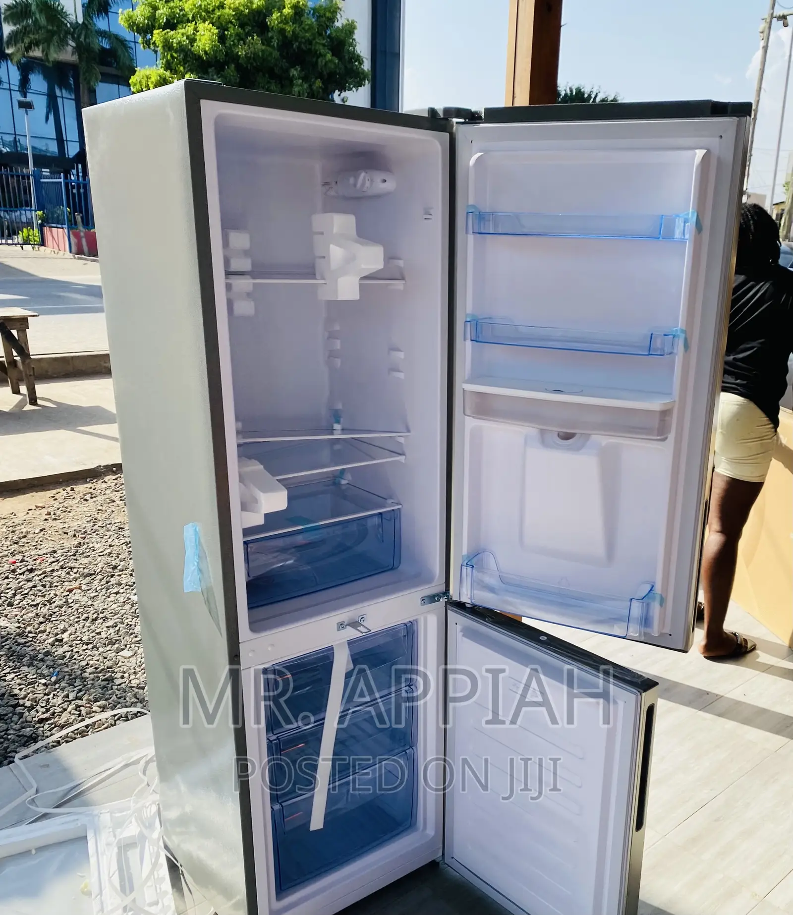 Quality Pearl 330bwd 251ltr Double Door Electric Fridge.