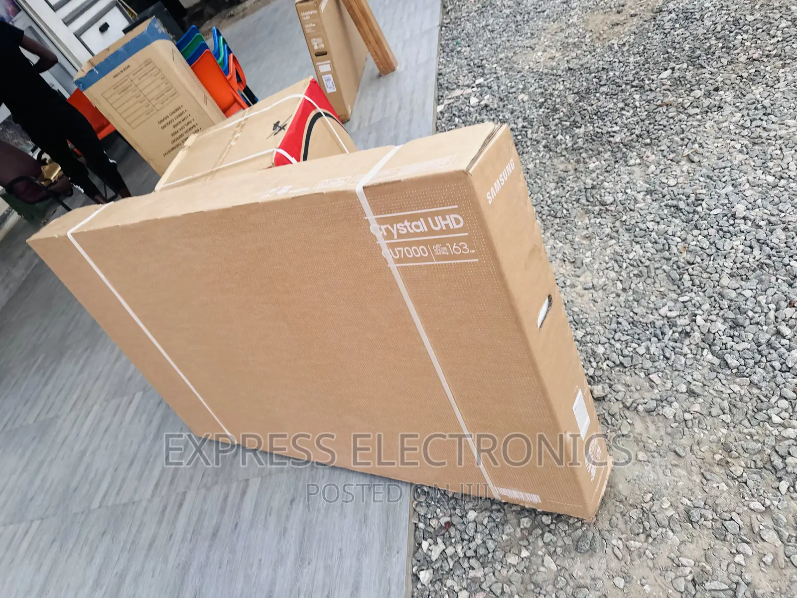 Better and Authentic Slim UHD Smart Samsung 65”Cu8000