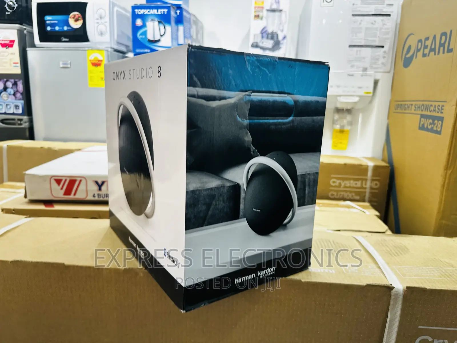 Rich and Elegant Design Black Onyx 8 Bluetooth Speaker