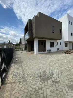 5bdrm Duplex in Wisa Groups, Accra Metropolitan for rent