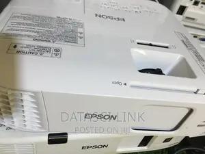 Epson Eb - 2247u Fullhd 1080p Pro Projector