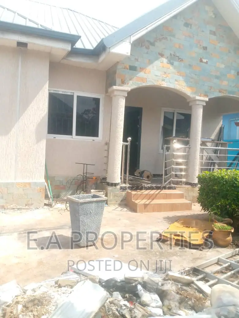 3bdrm House in E A Properties, Frafraha for sale