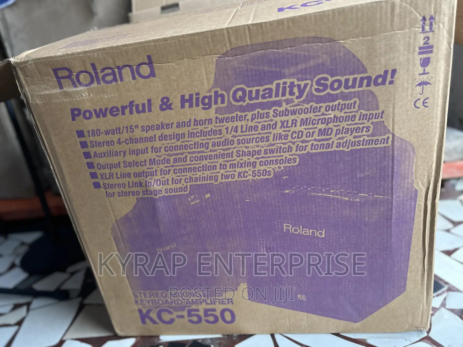ROLAND KC550 Keyboard Combo