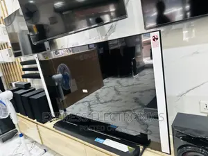 Smart Samsung Technology UHD Glossy 65”Bu8000 Tv