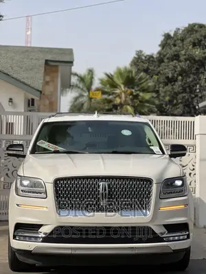 Lincoln Navigator Standard 4x4 2019 White