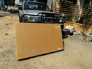 Spectacular Design UHD Samsung 55”Au7092 Tv