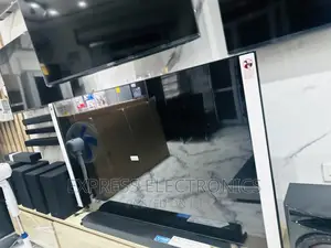 Samsung —60”Au7172 —UHD - Smart