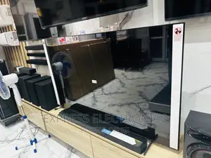 Smart Technology Samsung UHD Tv  65”Bu8002
