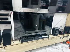 Original Sleek Slim Samsung UHD Smart LED 65”Bu8002,.
