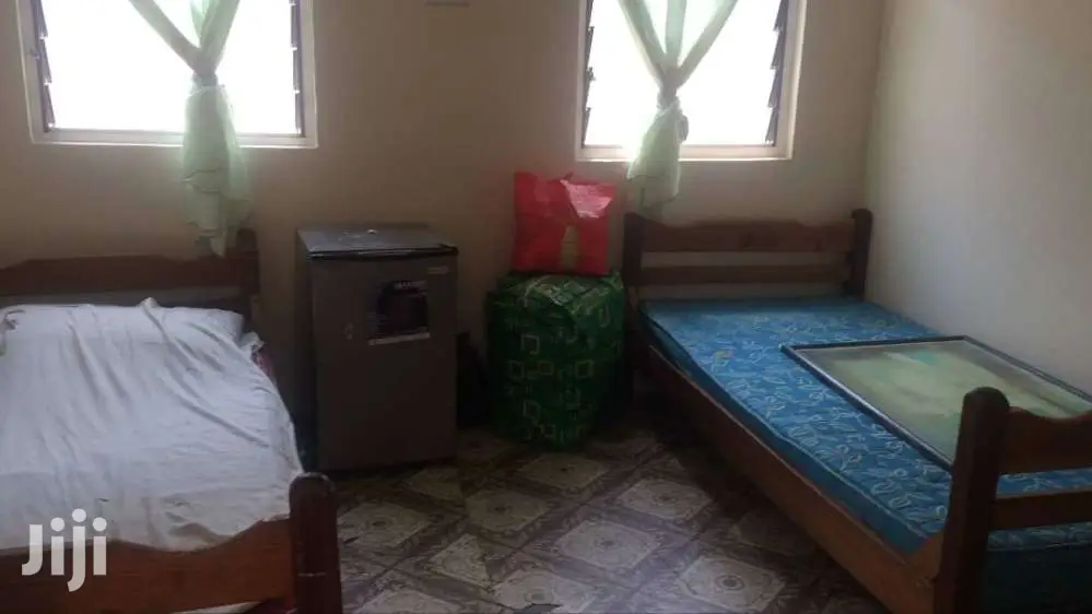 8bdrm House in Asylum Down for rent