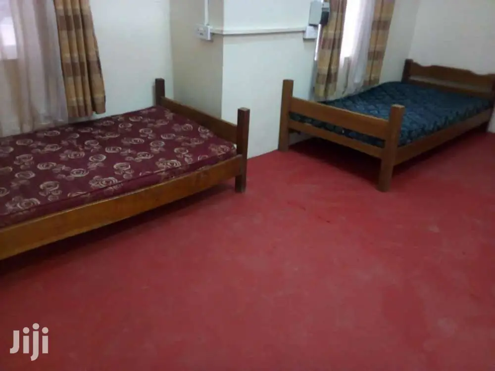 8bdrm House in Asylum Down for rent