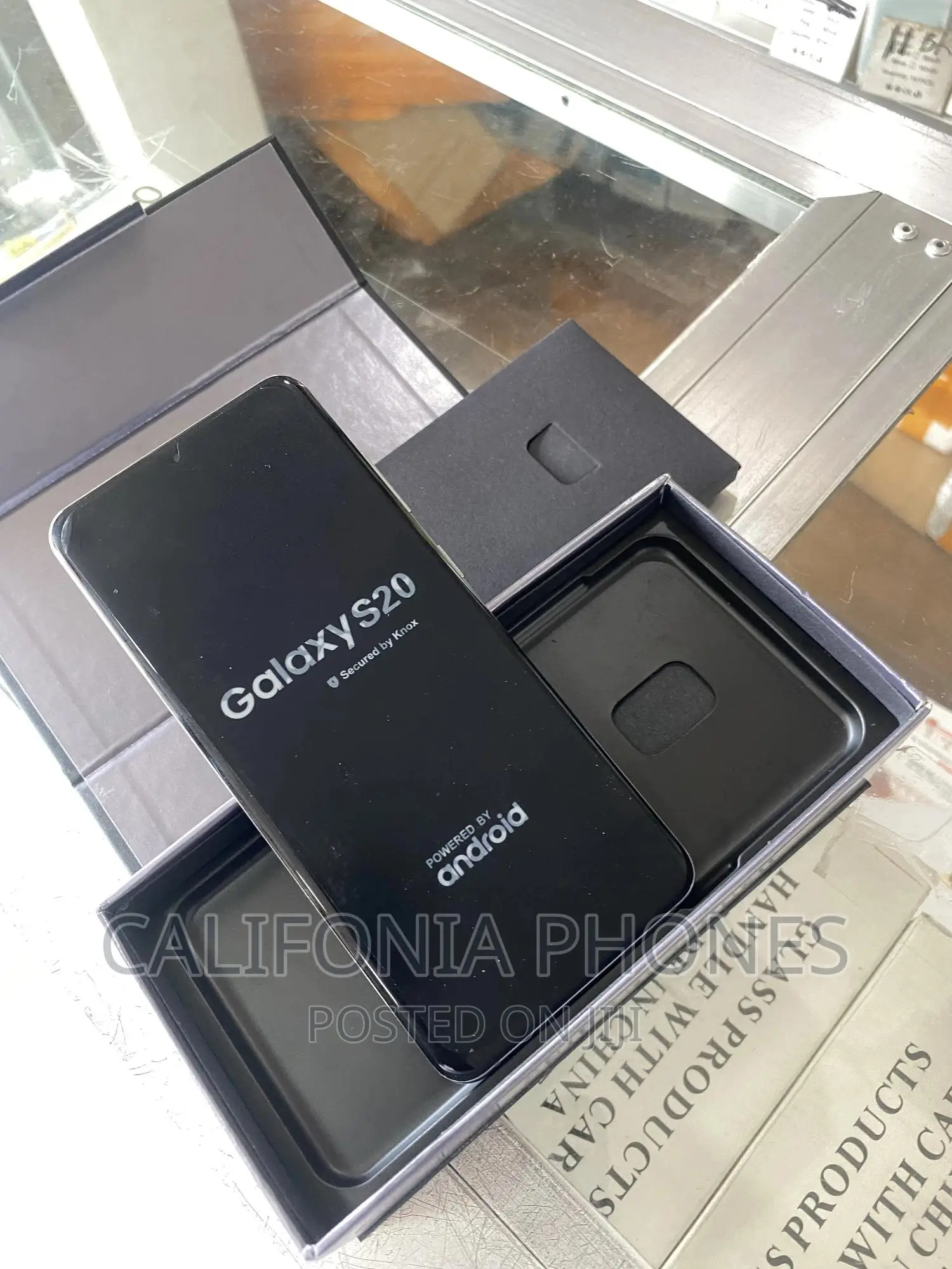 New Samsung Galaxy S20 128 GB Blue