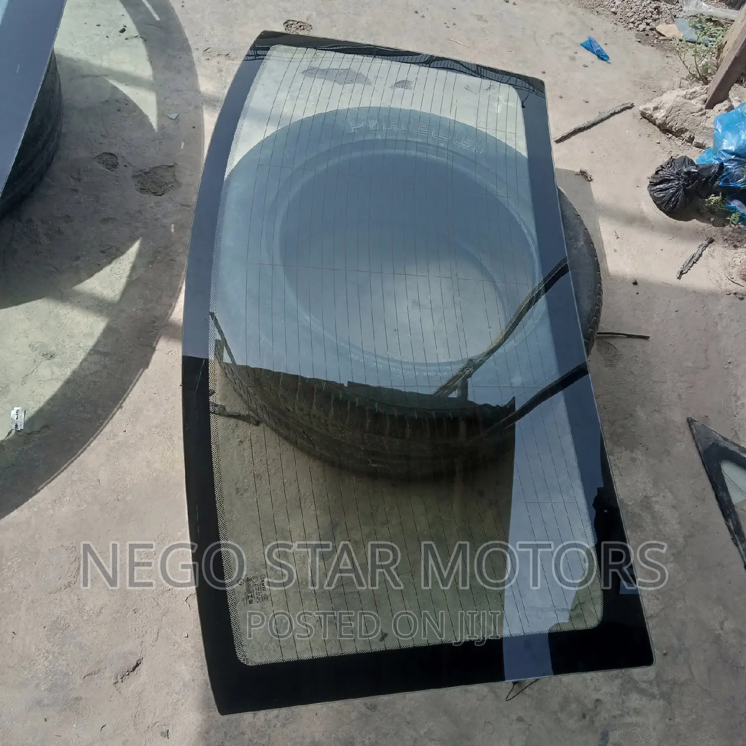 Chrysler 300 2007 Back Glass
