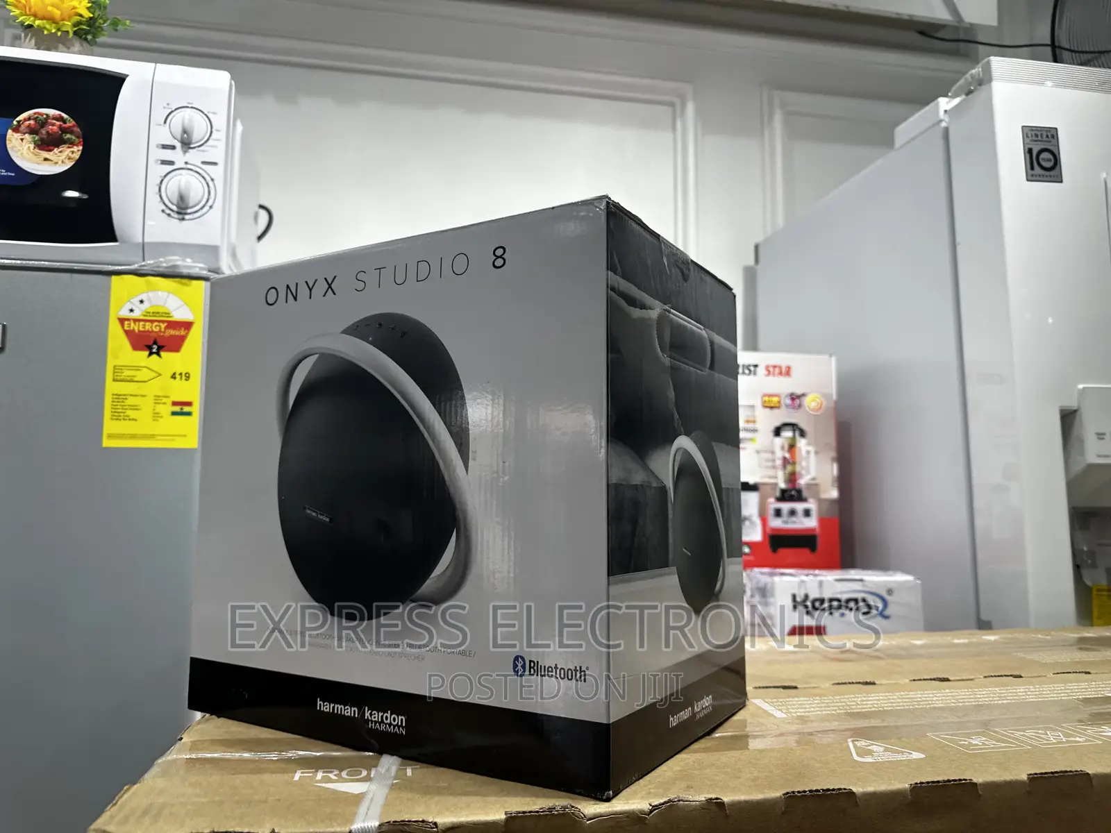 Unparalleled Sound Effects Onyx 8 Bluetooth Speaker
