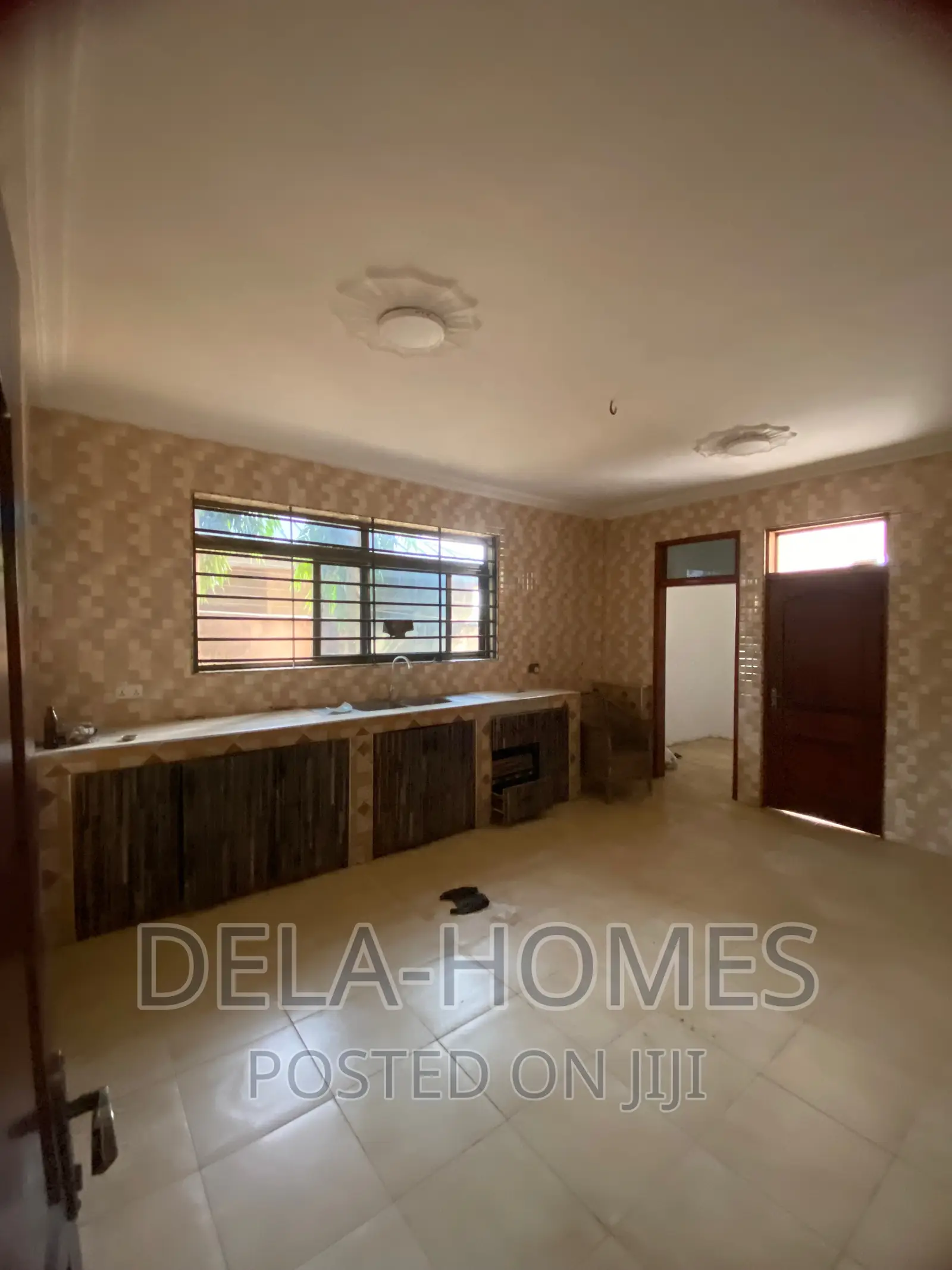 4bdrm Apartment in Ashiyie, Adenta for rent